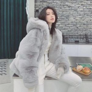 2021 fashion faux fur coat Winter women's casual hooded slim long sleeve faux fox leather winter jacket ins hot