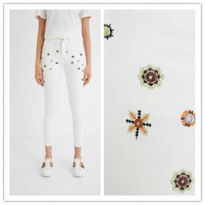 Exquisitely embroidered jeans in Spanish style