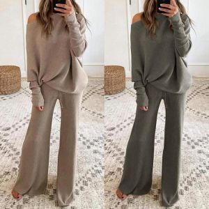 2021 in Europe and the new trend of the new women's clothing in Europe and the pure color round neck long sleeve casual two-p