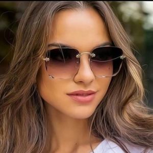 2021 New Square Sunglasses Women Luxury Brand Designer Frame Transparent Gradient Sun Glasses Female Oculos De Sol Feminino
