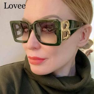 Oversized Green Square Sunglasses Women 2021 New Trending Brand Designer Big Frame Gradient Sun Glasses Letter Decor Eyewear