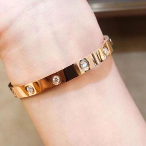 2021 Symbol of Love High-quality Couple Bracelet Fashion Classic Brand Free Jewelry Gift Box