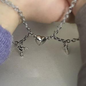 2pcs / Set Heart Magnet Pendant Couple Bracelet for Women Men Fashion Charm Jewelry Stainless Steel Chain Bracelet Lover Gift