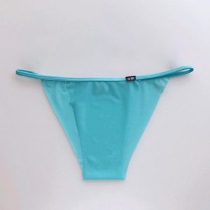 Men's Seamless Ice Silk Briefs Transparent Sexy Underware Breathable Stretch Low Waist Underpants G-strings Men Thong Panties