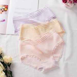 2021 Popular Female Brief Mid-waist Lace Hollow Lady Underwear Sexy Threaded Underpants Cotton Cloth Trend Women Simple Panties