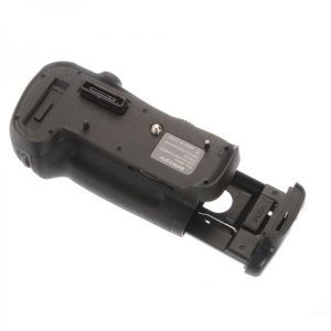 FOTGA Battery Grip Holder with Wireless Remote Control for Nikon D800 D800E D810 Camera as BG-E18
