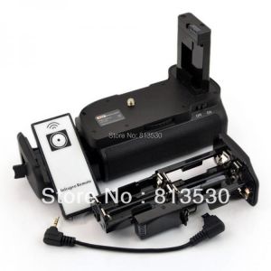 MB-D5100 D5100 D5200 Battery Grip + IR Remote Control+ AA Battery Solt  for Nikon D5100 D5200 Digital SLR Camera.