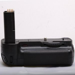 MB-D200 Battery Grip for Nikon D200 Digital SLR Camera. Free Shipping