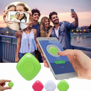 Anti-lost keychain tracker for children cat dog Gps with button for selfie For photo alarm mark lost control trigger for flash
