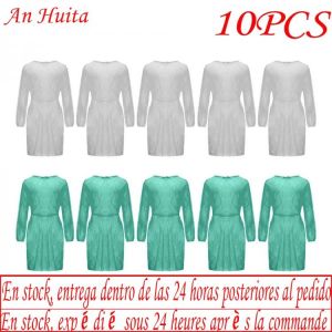 Disposable Protective Isolation Clothing Anti-spitting Waterproof Anti-oil Stain Nursing Gown Suit Safety Clothing Protectors