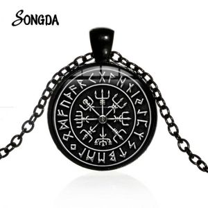 Viking Icelandic Compass Sign Necklace Vegvisir Helmet  Horror In Runic Scandinavian Norse Choker Punk Necklaces Men Wear