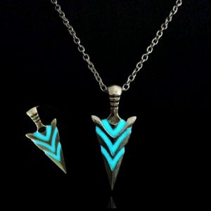 Luminous Glowing Arrow Pendant Necklace Knight Spear Necklace Glow In The Dark Pike Necklace for Women Men Halloween Gift