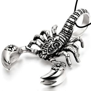 Trendy male personality fashion rock punk scorpion pendant men's necklace retro fashion men's jewelry wholesale