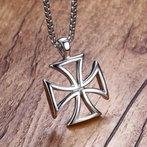 Maltese Iron Cross Fashion Male Jewelry Vintage Hollow Knights Templar Cross Pendant Necklace for Men Boy