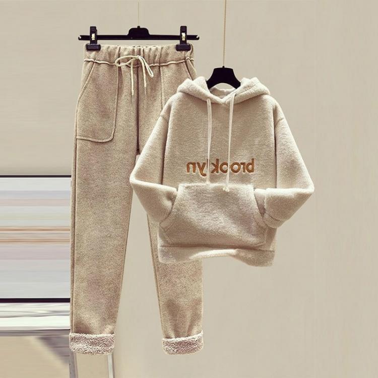 all in one place בגדי נשים Plus velvet thick suit sweater autumn and winter fashion students Korean loose lamb sweater nine-point wool casual pants 2021