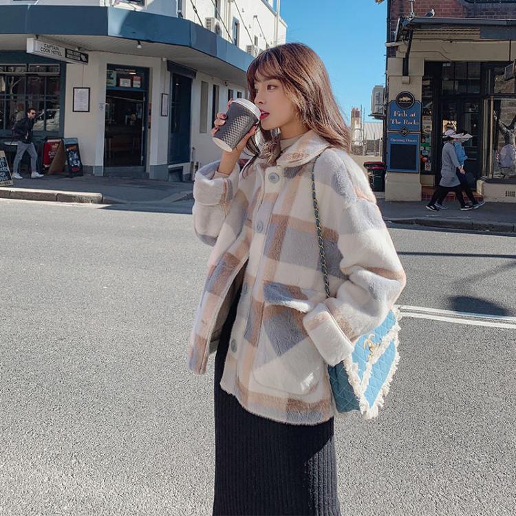 all in one place בגדי נשים Lamb Wool Plaid Coat Women's 2021 Autumn and Winter Korean Loose Short Imitation Mink Wool Warm Jacket New on The Market