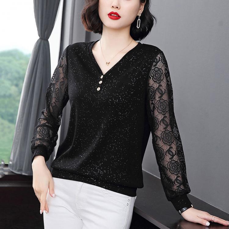 all in one place בגדי נשים Flower Hollowed Out V-neck Bottomed Shirts 2021 Spring New Women Fashion Loose Lace Blouse Middle-aged Mother Blusa Tops 4XL