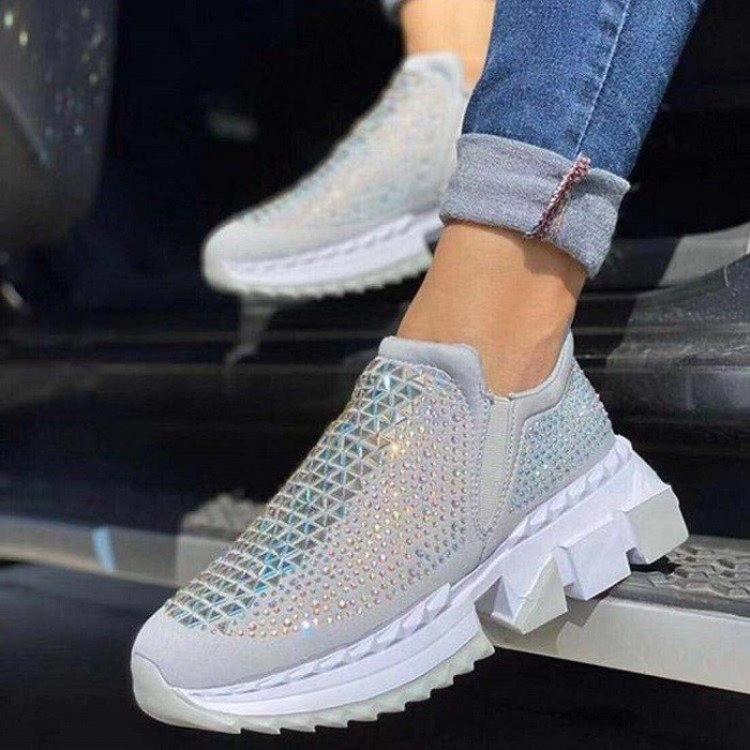 all in one place בגדי נשים Fashion Rivet Women Casual Shoes Comfortable Leather Platform Women Flat Shoes 2021 Put on Rivet Sneakers Women Shoes