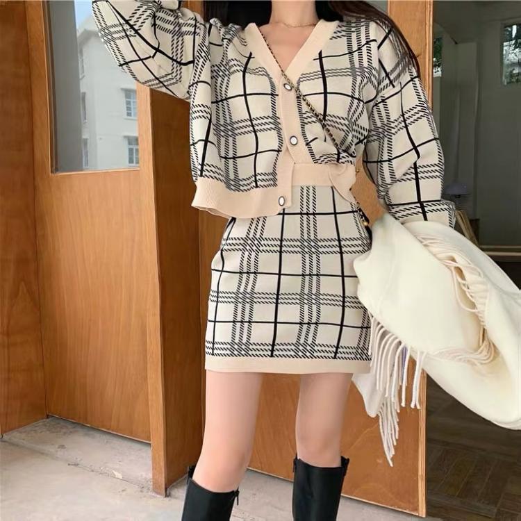 all in one place בגדי נשים Korean ins spring new V-neck plaid short knit sweater with hip skirt two-piece female