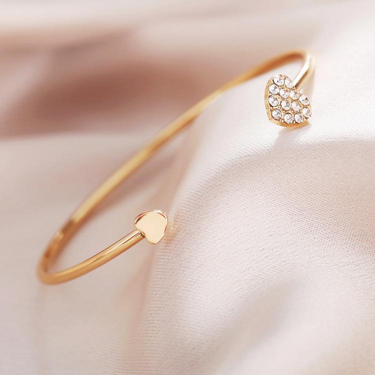 all in one place אביזרי נשים Fashion Heart Charm Bangle With Initial Alphabet Letter Engrave High Quality Women Jewelry Cuff Bangles Wholesale For Party Gift