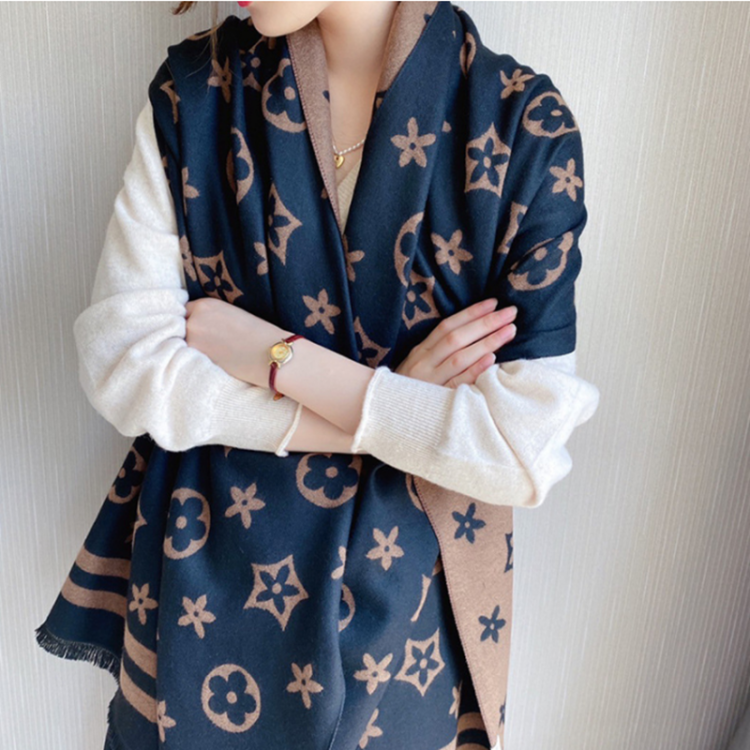 all in one place אביזרי נשים 2021 winter new European and American street cashmere scarf women warm classic black and gray letters leopard print shawl