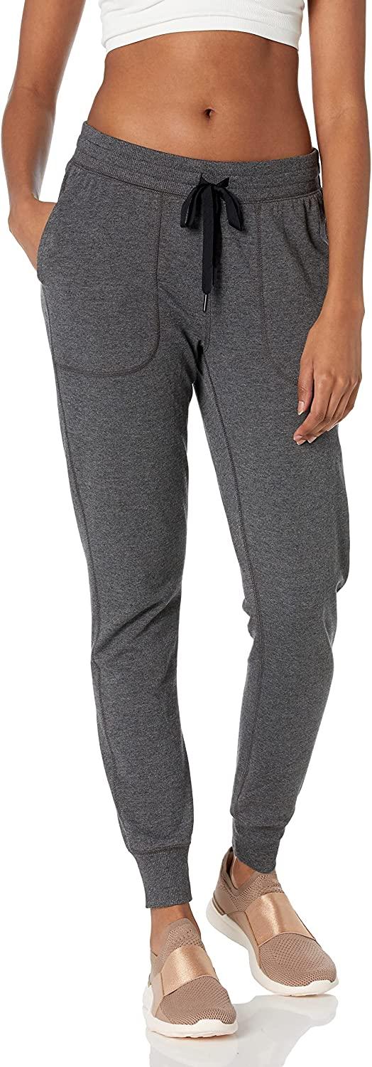 all in one place בגדי נשים Amazon Essentials Women's Studio Terry Relaxed-Fit Jogger