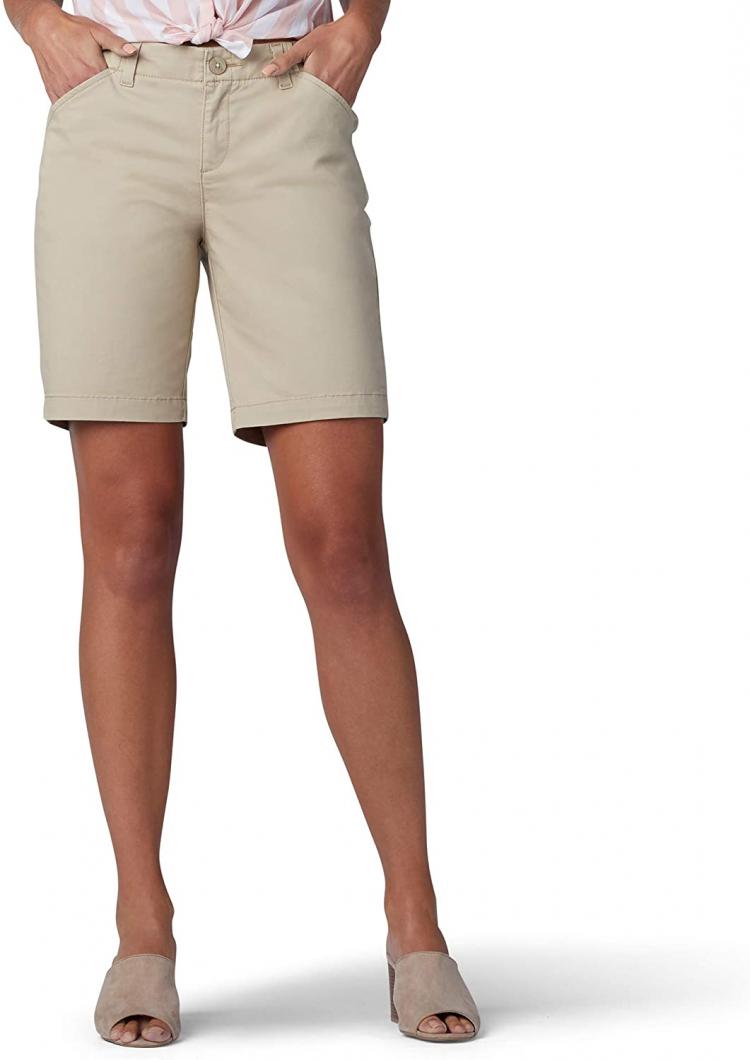 all in one place בגדי נשים Lee Women's Regular Fit Chino Bermuda Short