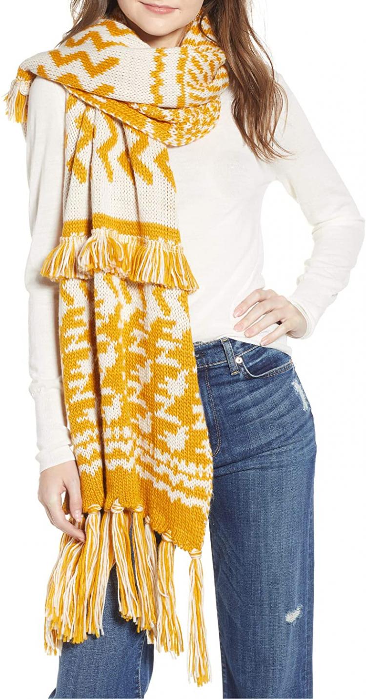 all in one place אביזרי נשים Free People Women's Mile High Fringe Scarf