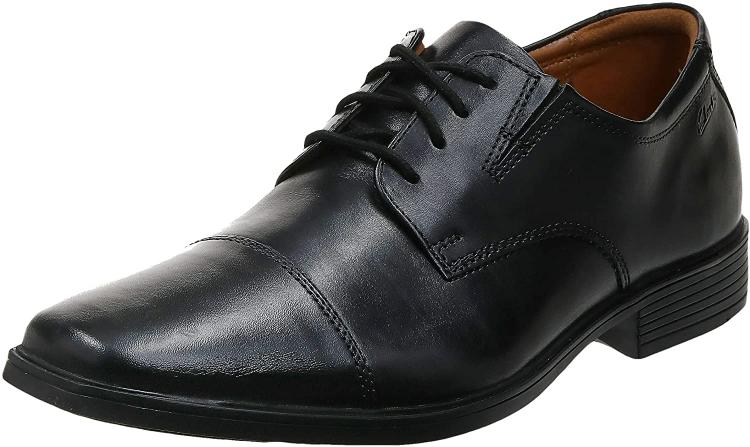 all in one place בגדי גברים Clarks Men's Tilden Cap Oxford Shoe