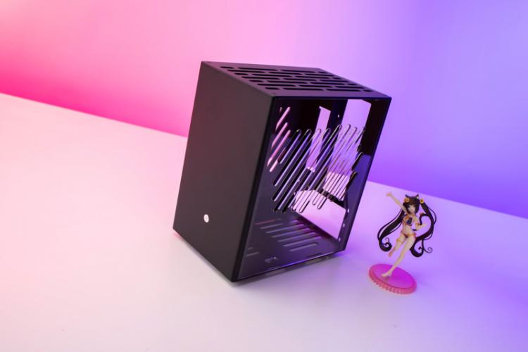 all in one place חומרה Sirius S40 Aluminum Alloy A4 ITX Gaming Case 2021new！
