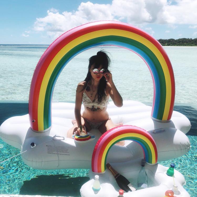 all in one place חצר וגינה Inflatable Pool Float Beer Holder Drinking Cooler Table Bar Tray Beach Swimming Ring Summer Pool Rainbow Cloud Cup Holder
