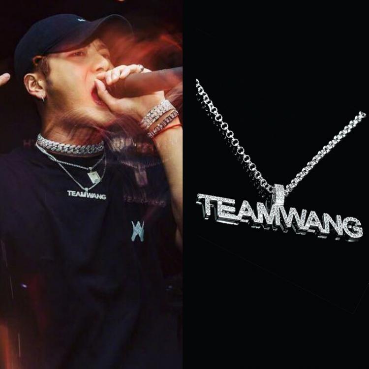 all in one place תכשיטי גברים Jackson Wang Hip Hop Art Letter Necklace 2020 New Fashion Unisex Chain Choker Male Female Pendant Necklace Fashion Jewelry