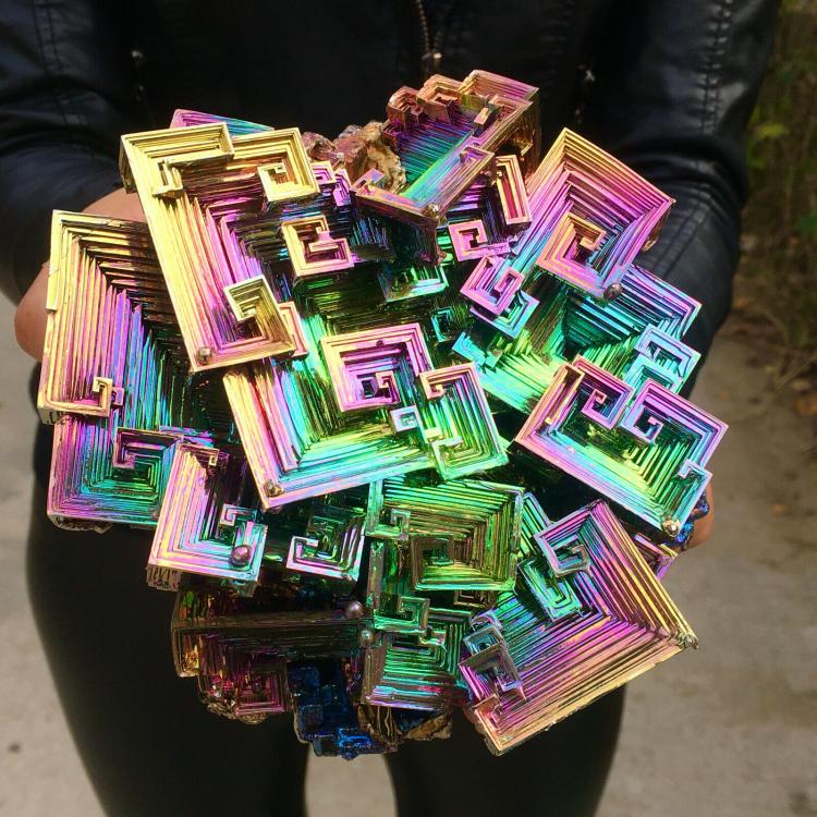 all in one place עיצוב פנים Bismuth Crystals Bismuth Bi Metal Crystal Rainbow Bright Metal Mineral Specimen Original Nature Art Artwork Decorative Article